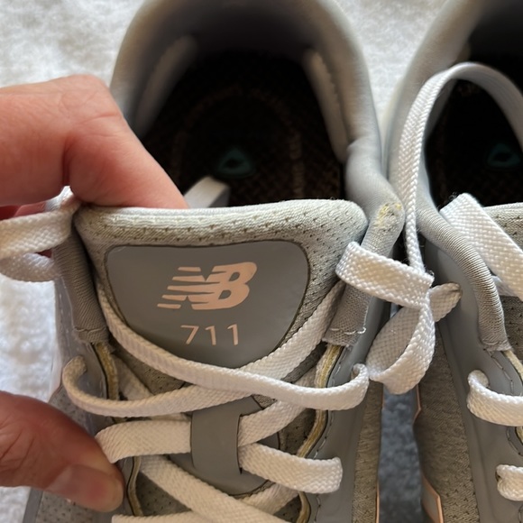 New Balance 711 Gray and White Shoes with Sofsole - Picture 8 of 12